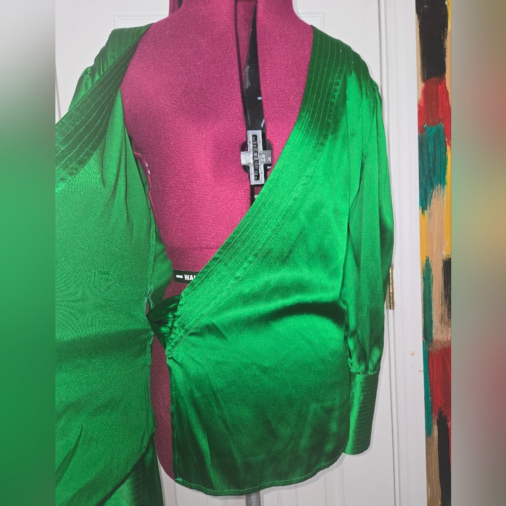 Diane Von Furstenberg Ariana Emerald Green Silk Blend Wrap Blouse Size 4 - Picture 11 of 13